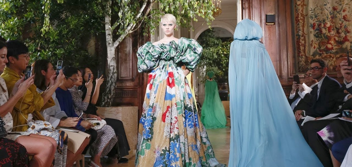 Буйство красок и полет фантазии на показе кутюрной коллекции Valentino