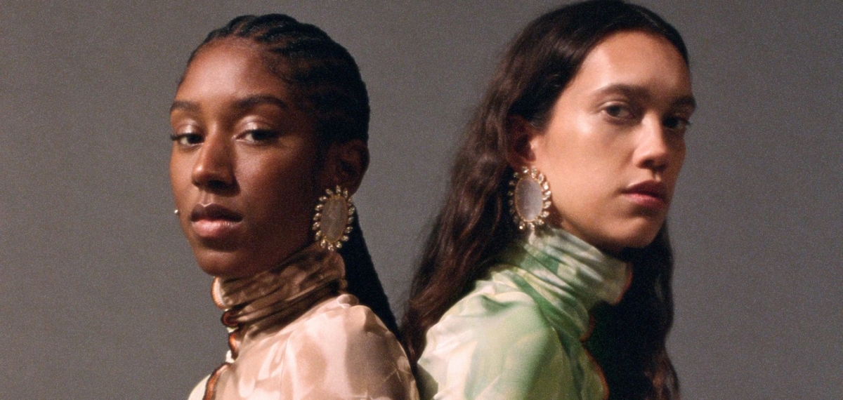 Цветы и изгибы тела: FENTY выпускает эксклюзивную капсулу в Лондоне совместно с ASAI