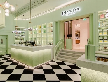 Зазирніть у нове лондонське кафе PRADA