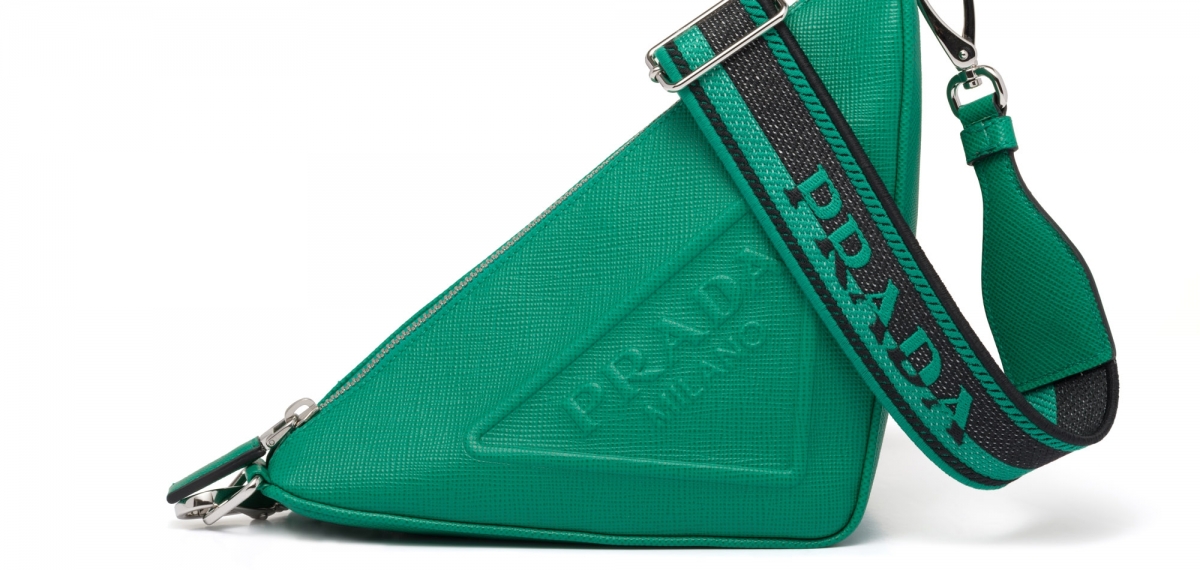 Prada представляет треугольную сумку Prada Triangle