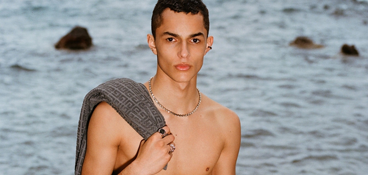 Налаштуйтеся на літо з новою капсулою «Plage» від GIVENCHY
