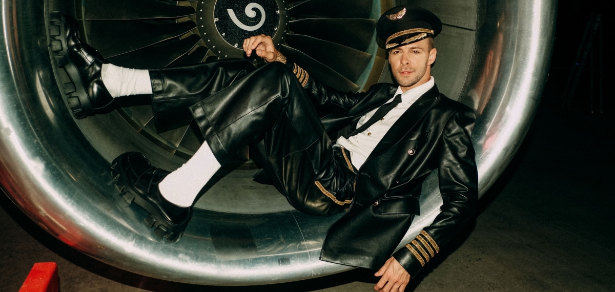 Голливуд в Украине! Макс Барских представил клип-мюзикл Just Fly