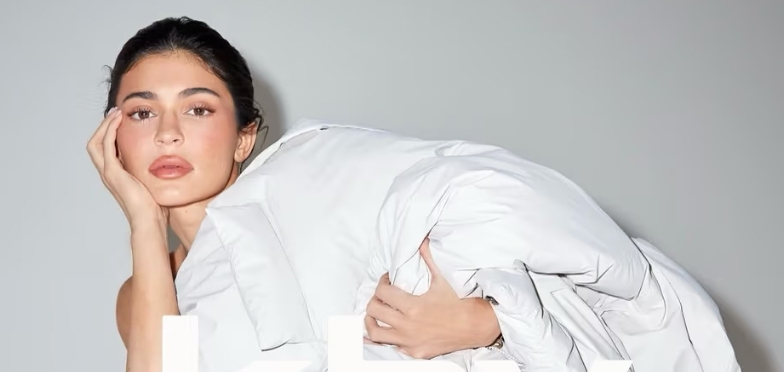 Kylie Jenner представляє зимовий дроп KHY PREPS