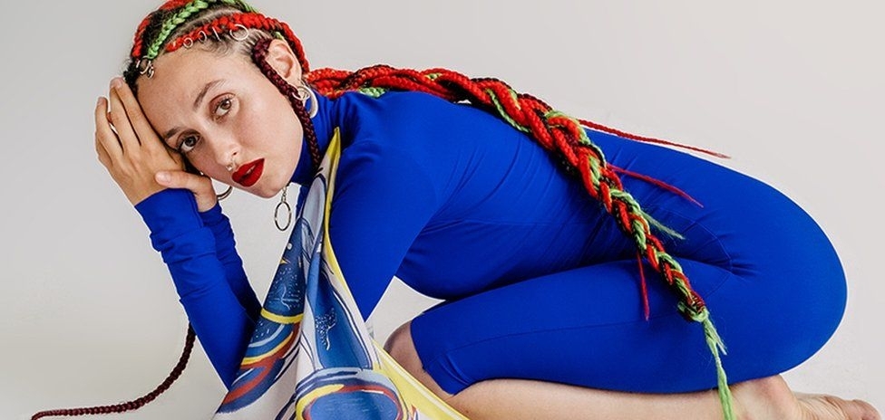 З 1-го квітня Alina Pash запускає в мережі челендж #СпівайУкраїно #SingUkraine