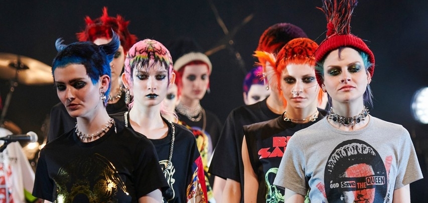 Дизайнер COMME des GARÇONS Джунья Ватанабе представил коллаборацию с Versace