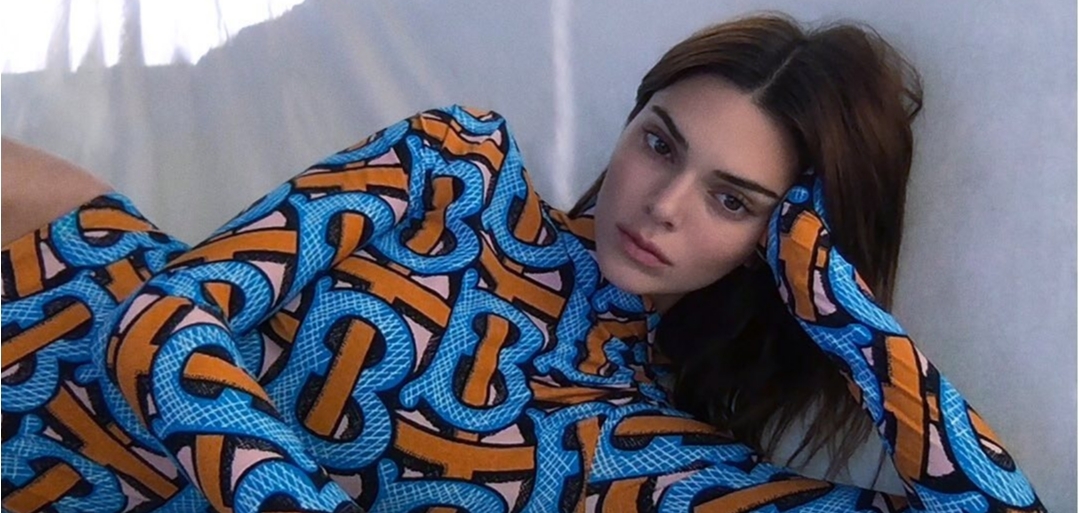 Кендалл Дженнер стала лицом новой коллекции Burberry, сняв кампейн самостоятельно