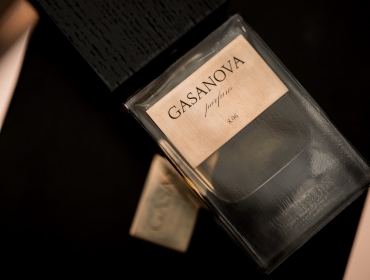 Эльвира Гасанова представила дебютную линию ароматов GASANOVA parfum. Каждый из них посвящен члену её семьи