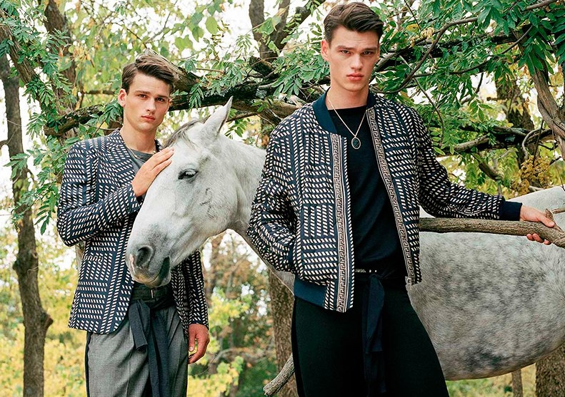 Versace презентовали кампейн сезона весна-лето 2017