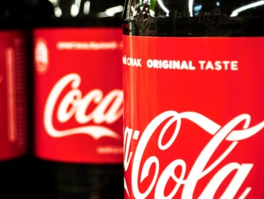 Газировка для взрослых: Coca-Cola официально запускает алкогольные напитки