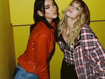 Dua Lipa и её подруга Angèle гуляют по ночному Лондону в очень красивом клипе Fever