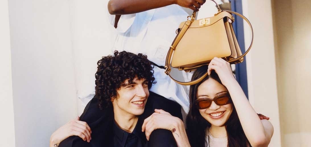 FENDI представляет новую маленькую сумочку Peekaboo ISeeU