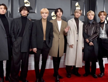 BTS стали первой азиатской группой, которая появилась на обложке легендарного 'Rolling Stone'