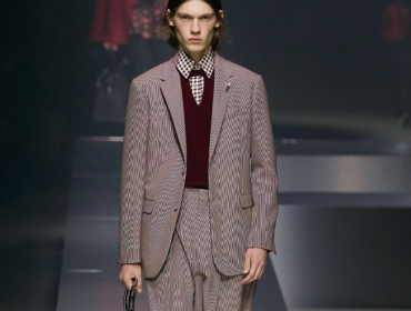 Fendi переосмысливает бурные двадцатые в коллекции FW22